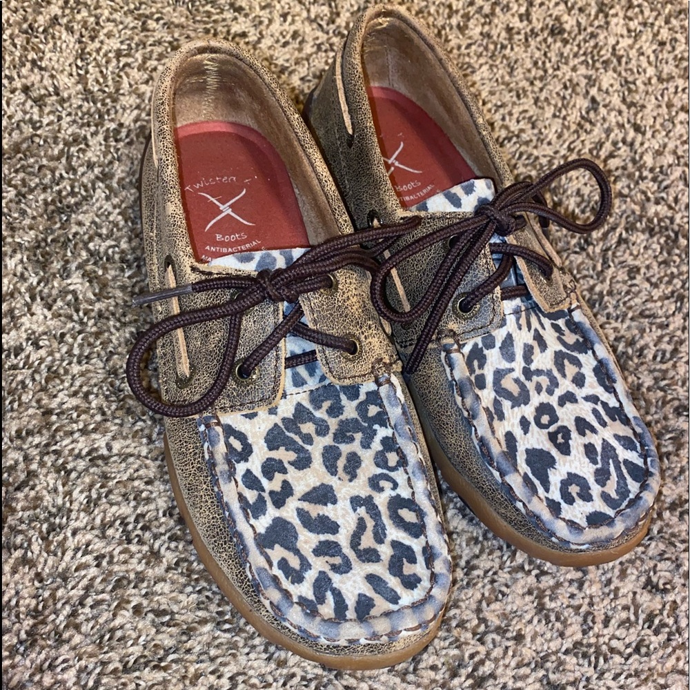 ✨MOVING SALE✨ Cheetah Twisted X loafers